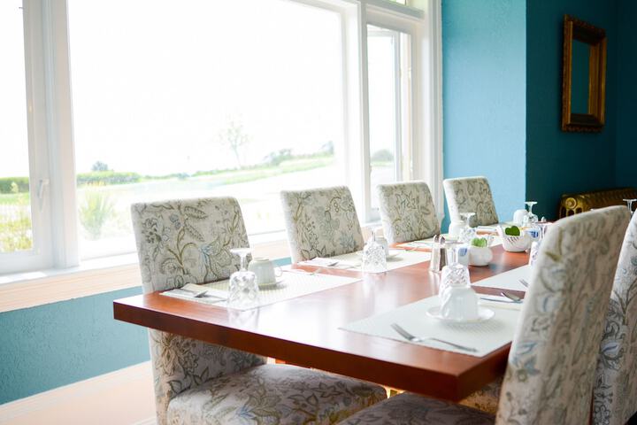 Dining 91 of 109