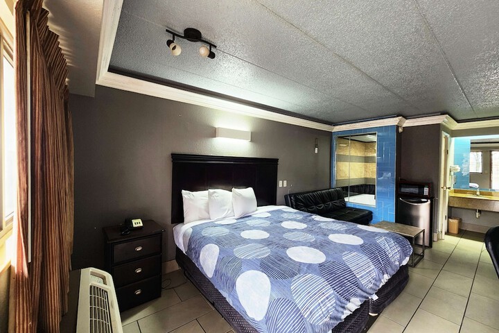 Room 47 of 67