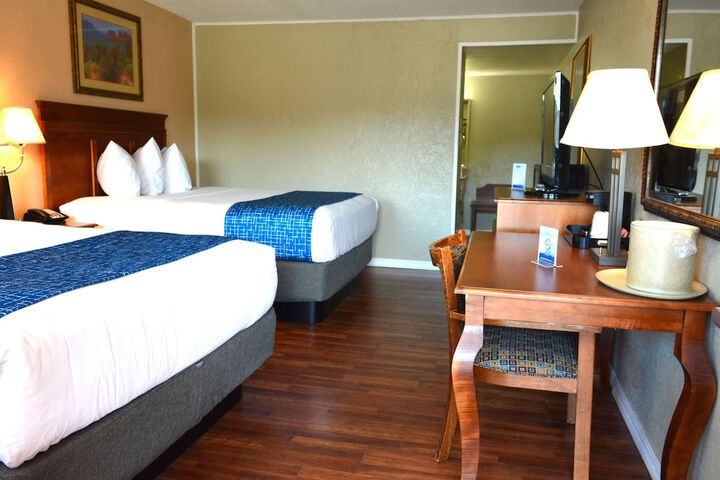 Room 9 of 11
