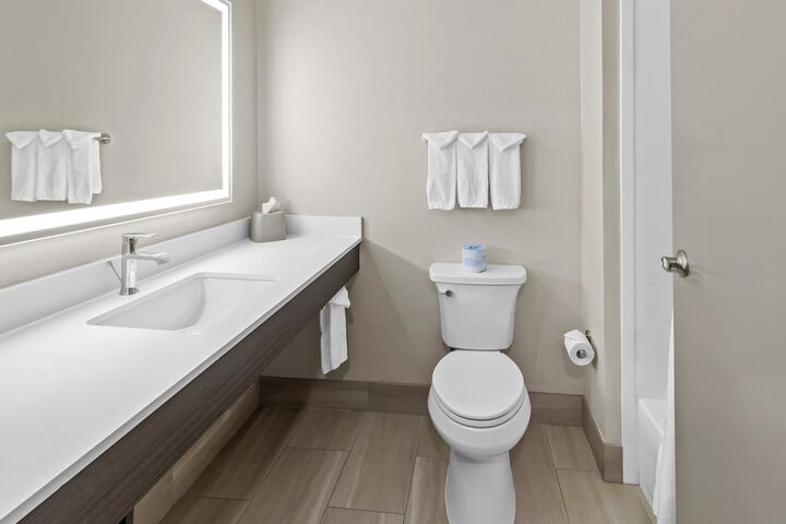 Holiday Inn Express & Suites Hebron - Cincinnati Airport by IHG