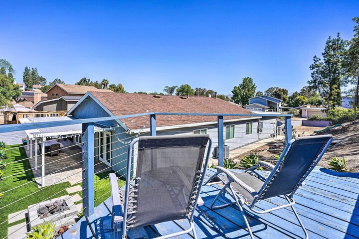 Sunny Orange County Abode w / Fire Pit & Backyard!
