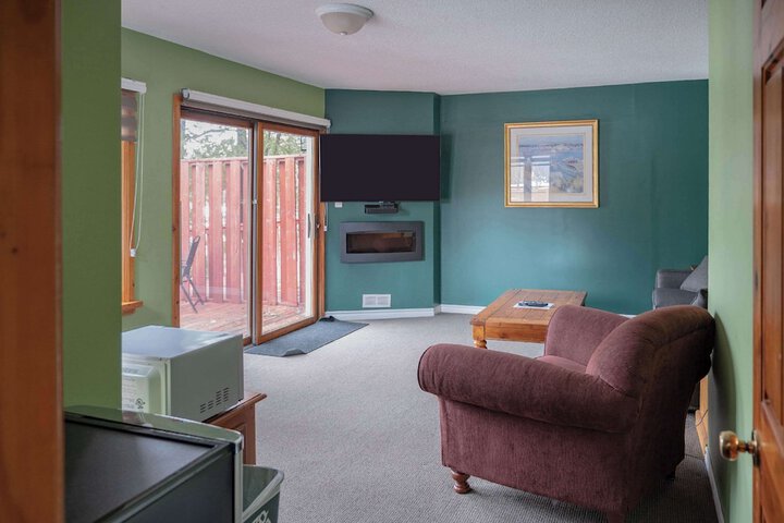 Room 25 of 82