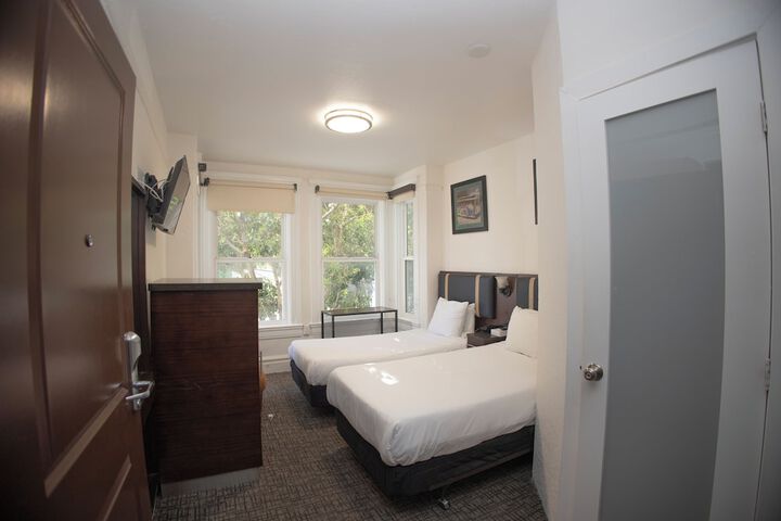 Casa Loma Hotel