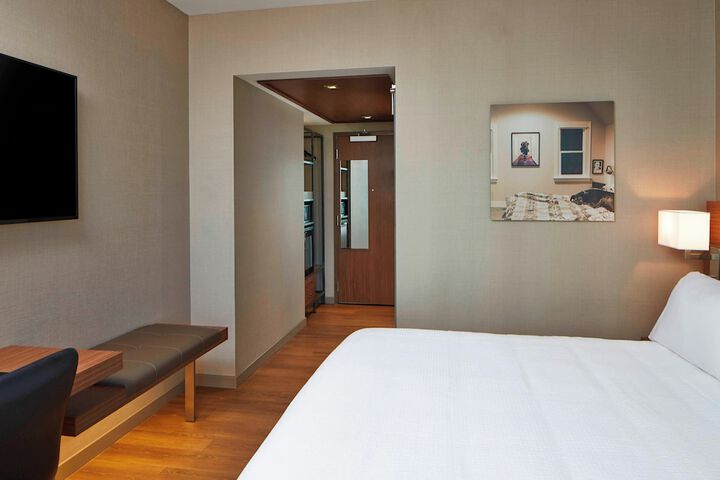 AC Hotel by Marriott Seattle Bellevue / Downtown