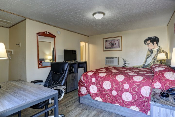 Room 10 of 25