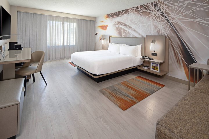 Room 27 of 39