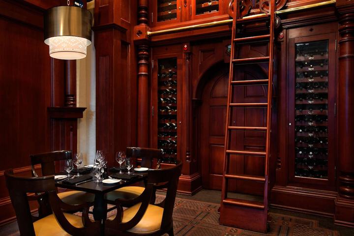 Dining 190 of 215