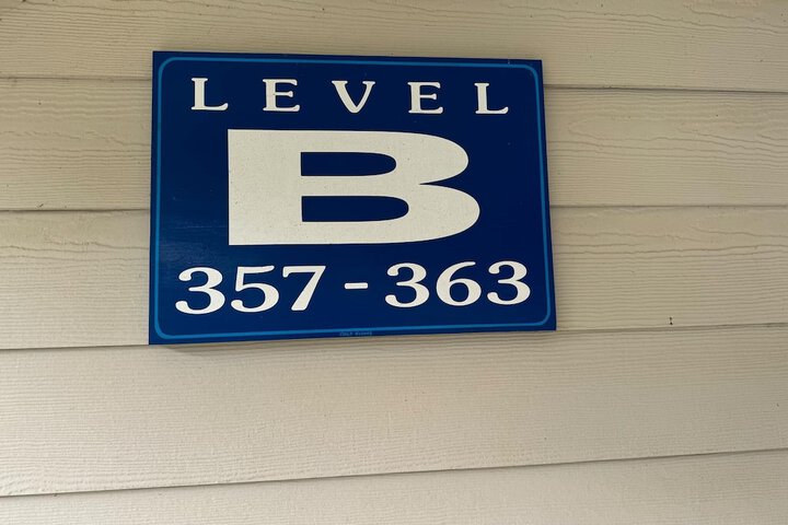 Hotel 11 of 233