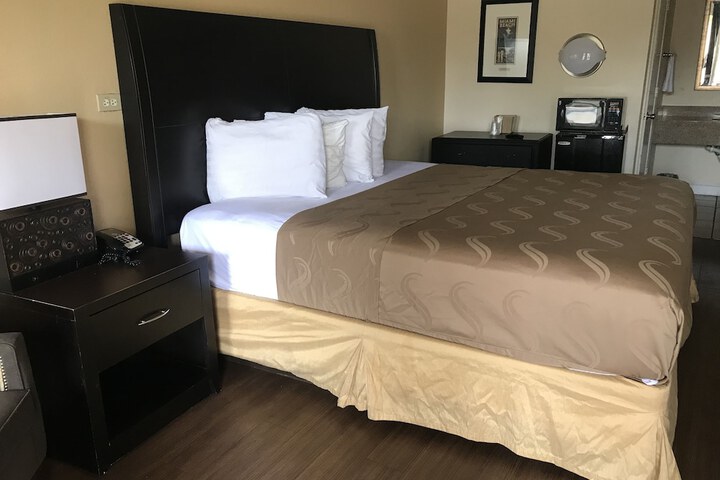 Room 22 of 46