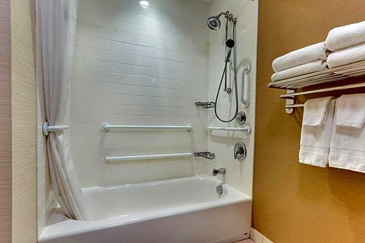 Fairfield Inn & Suites by Marriott Dunn I-95
