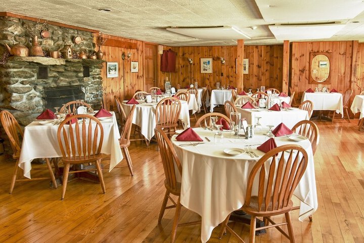 Dining 74 of 94