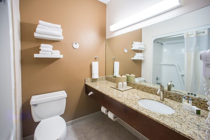 Northfield Inn Suites & Conference Center