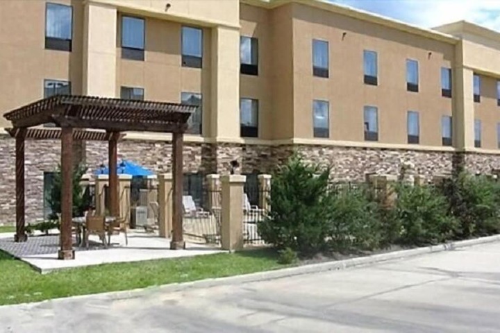 Hampton Inn & Suites Center