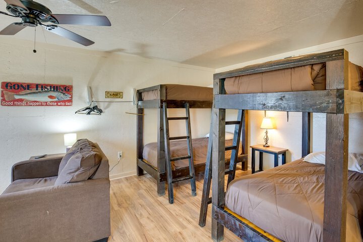 On-site Fishing Pier: Pet-friendly Kerens Cabin!