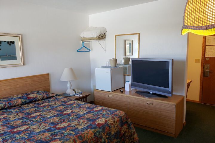 Algoma Beach Motel