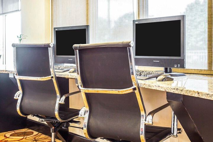 Business Center 27 of 27