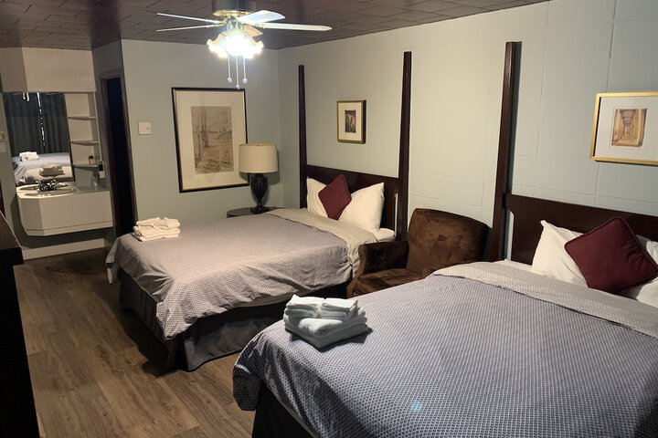 Room 7 of 12