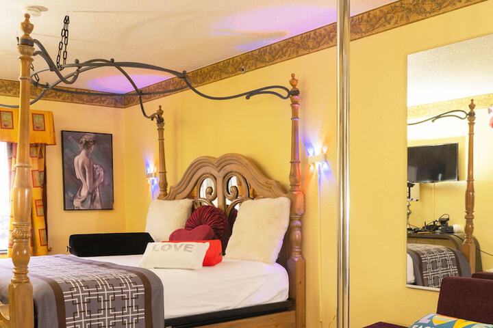 Room 5 of 34