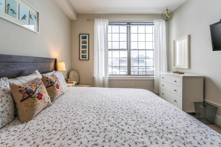 Room 9 of 27