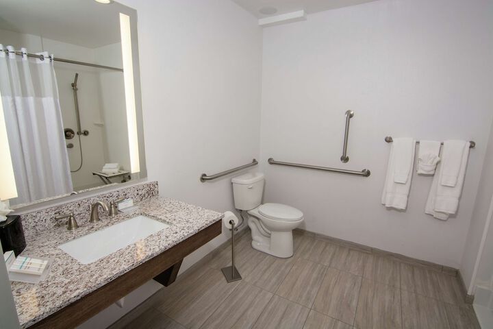 Room 35 of 64