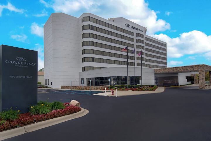 Crowne Plaza Auburn Hills by IHG