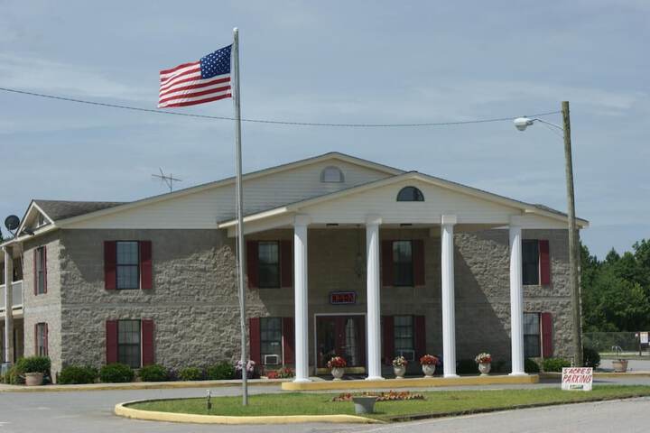 Patriot Inn - Register