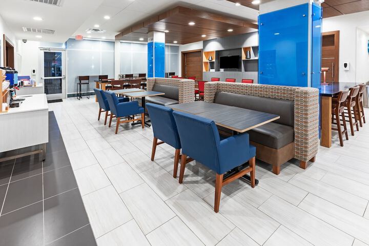 Holiday Inn Express & Suites Stafford NW - Sugar Land by IHG