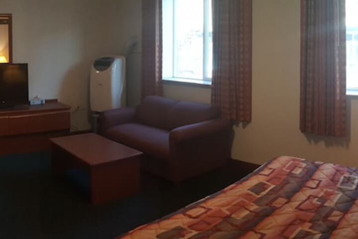 Room 27 of 47
