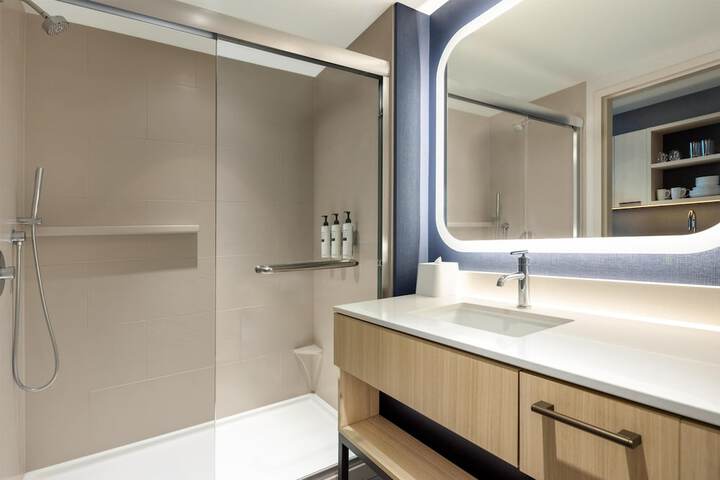 Homewood Suites by Hilton Surrey