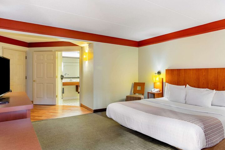 Room 18 of 30