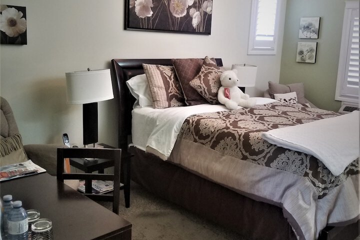 Room 105 of 190