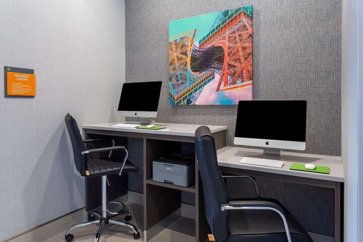 Business Center 35 of 35