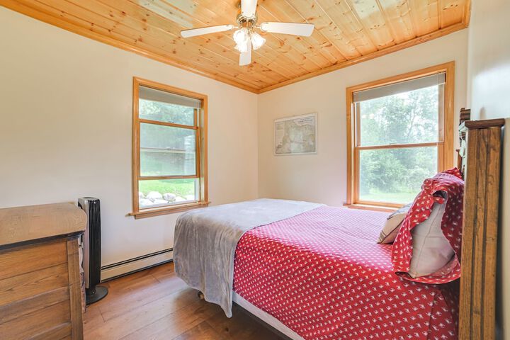 Riverfront Cheboygan Cabin w / Kayaks & Dock!