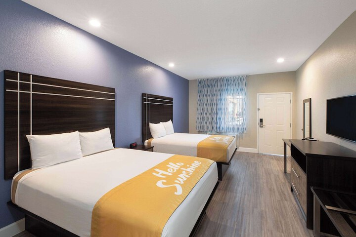 Room 15 of 19