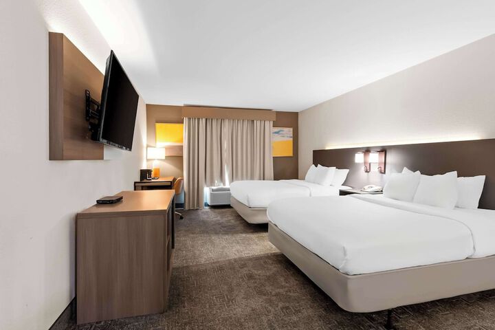 Room 13 of 32