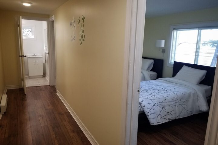 Room 32 of 46