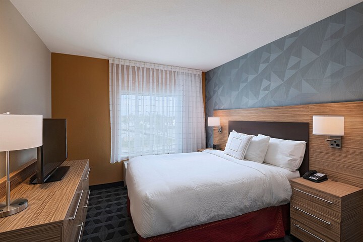 Room 15 of 32
