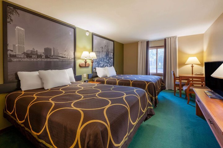 Room 20 of 28