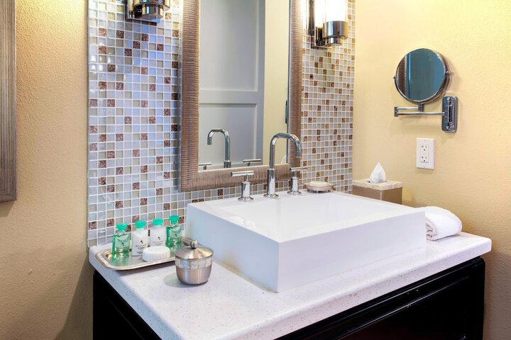 Playa Largo Resort & Spa Autograph Collection