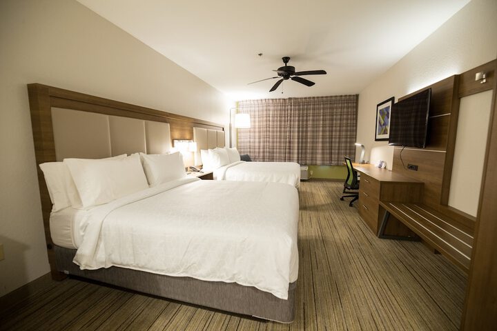 Room 9 of 26