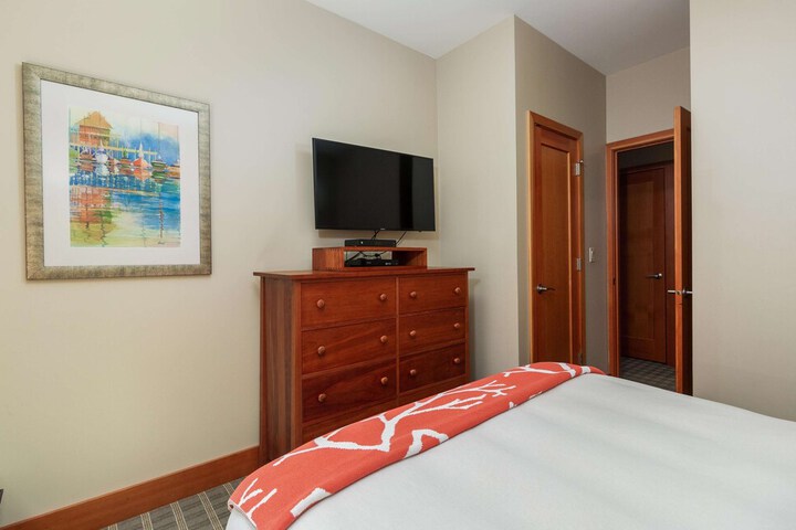 Headlands Coastal Lodge & Spa