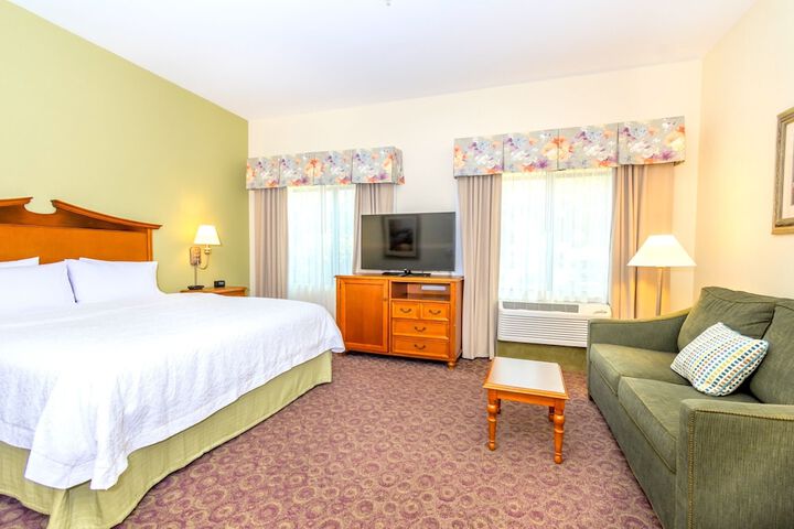 Room 33 of 81