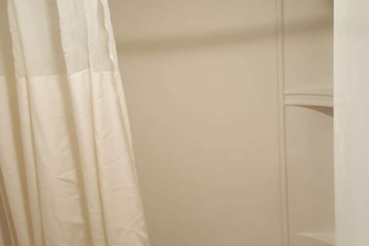 Room 52 of 75