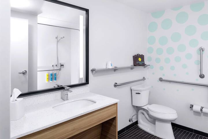 Room 15 of 25