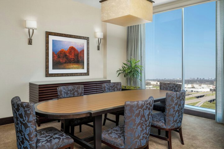 Renaissance Dallas North Hotel