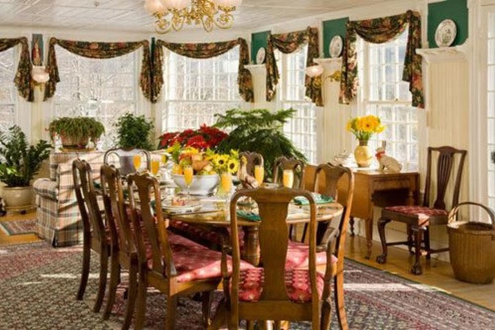 Dining 48 of 71