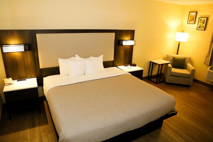 Quality Inn & Suites Bellville - Mansfield