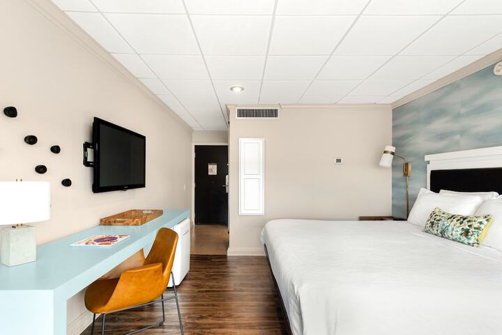 Room 196 of 250