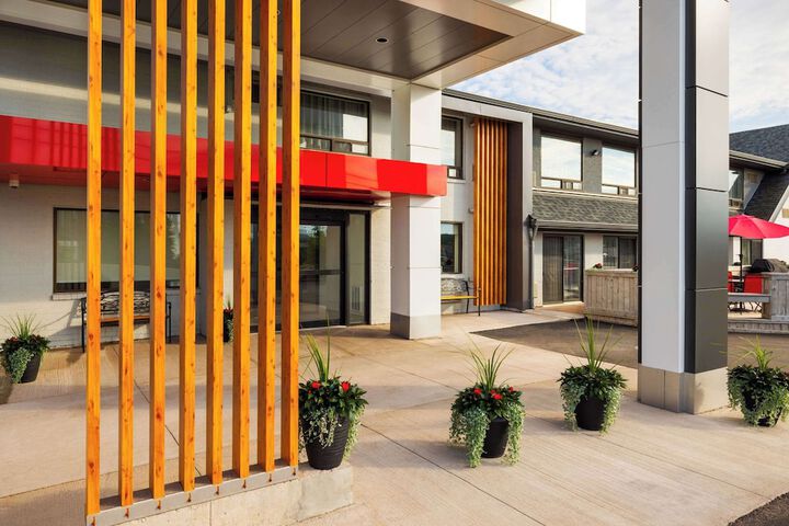 Hotel 4 of 68