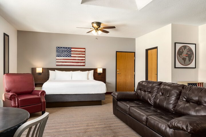 Room 7 of 38